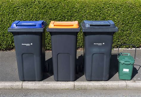 waste collection st.kilda|Household recycling and bin collections .